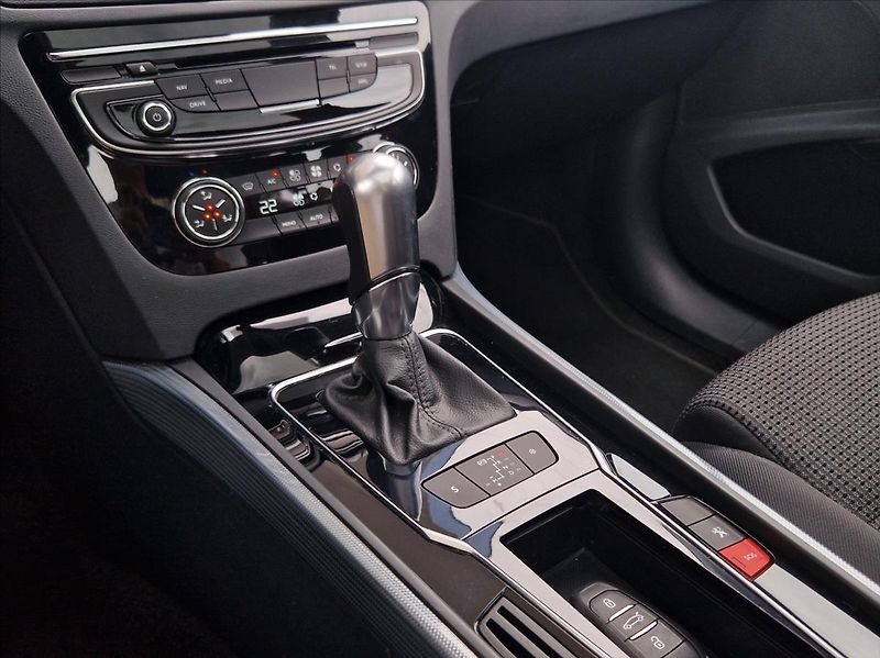 Peugeot 508 1,6 d 88kW KAMERA PANORAMA - fotka 26 z 37