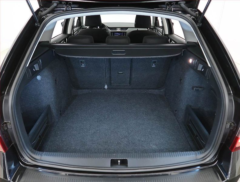 Škoda Octavia (2017) Style Plus 1.6 TDI, Tempomat - fotka 13 z 23