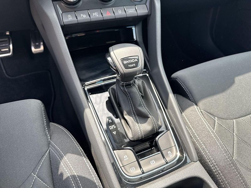 Škoda Karoq (2025) 2.0 TDI 4x4 DSG Sportline - fotka 26 z 36