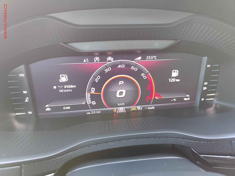 Škoda Karoq (2019) 2.0 TSi 4x4, SportLine, DSG - fotka 22 z 33