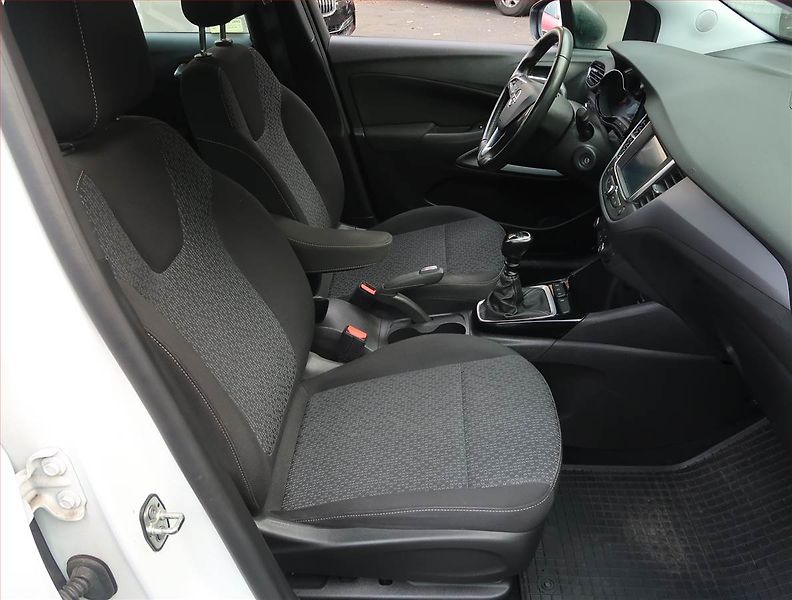 Opel Crossland X (2022) 1.2 Turbo, ČR,1.maj - fotka 9 z 16