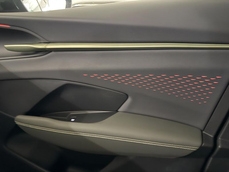 Cupra Terramar (2026) 2.0TSI 150kW 4WD TRIBE R20 CZ! - fotka 36 z 39