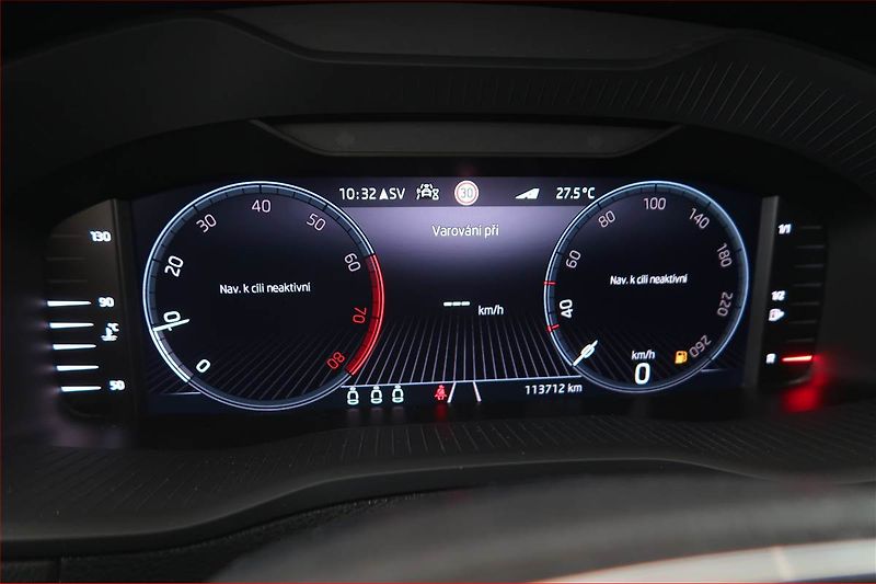 Škoda Karoq (2022) 1.5 TSI - fotka 11 z 20