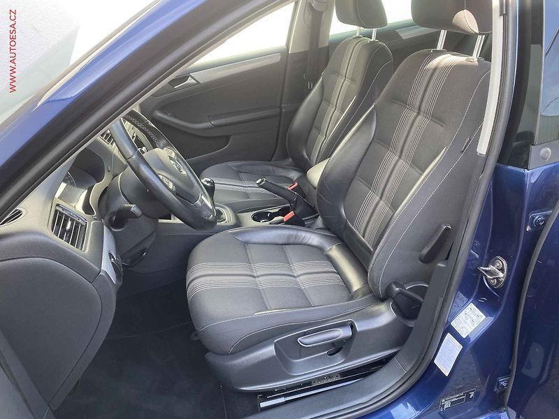 Volkswagen Jetta (2012) 1.2 TSi, Match, +kola - fotka 9 z 18