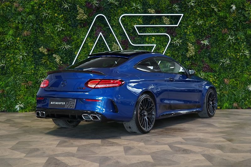 Mercedes-Benz Třídy C (2022) 63s*AMG*CERAMIC*HUD*CARBON*360 - fotka 7 z 44