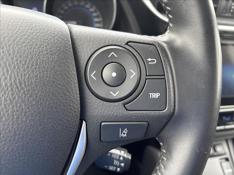 Toyota Auris 1,8 Hybrid e-CVT TS Executive - fotka 28 z 36