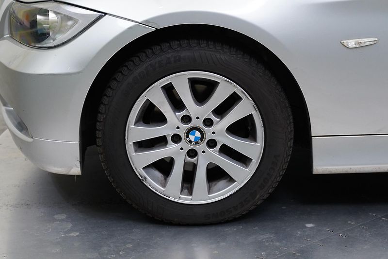 BMW Řada 3 - fotka 10 z 22