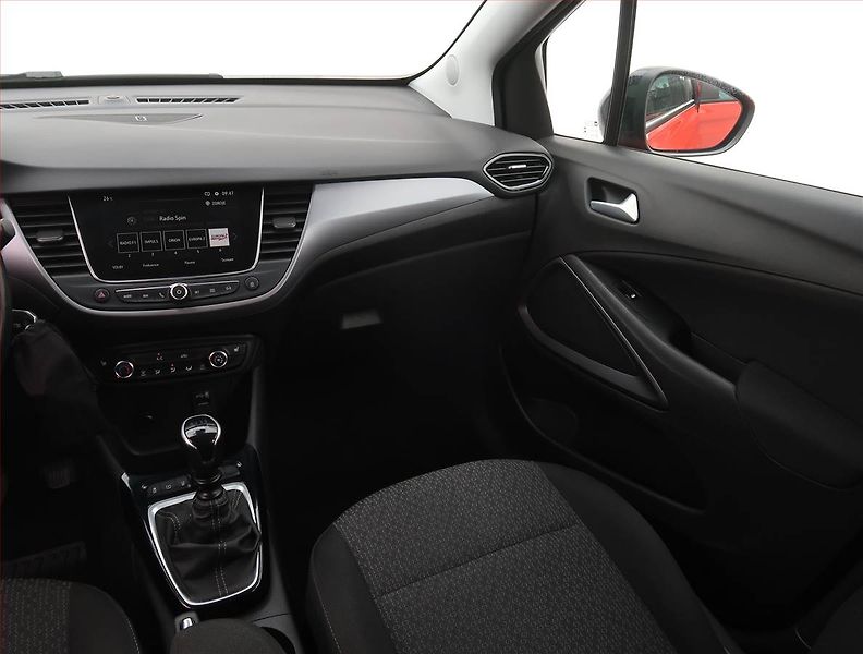 Opel Crossland X (2021) 1.2 Turbo, ČR,1.maj - fotka 8 z 19