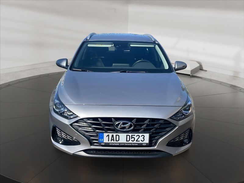 Hyundai i30 1,5 T MHEV Comf kombi - fotka 2 z 11