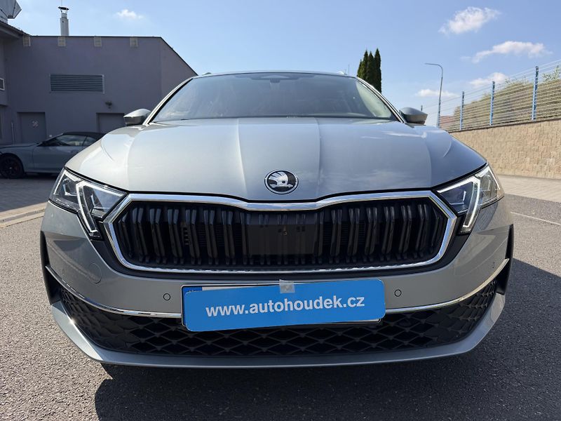 Škoda Octavia Kombi 2,0i 150kW 4x4 závěs - fotka 2 z 23