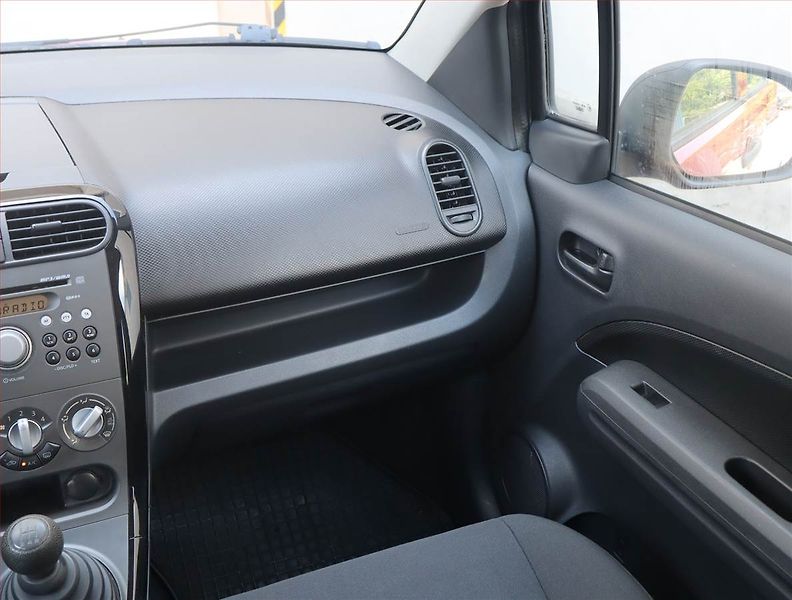Suzuki Splash (2012) 1.0, Vyhř. sedaček - fotka 8 z 16