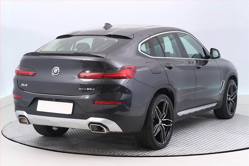 BMW X4 (2023) xDrive20d - fotka 5 z 21