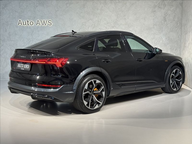 Audi e-tron S 370 Digital LED Záruka - fotka 11 z 50