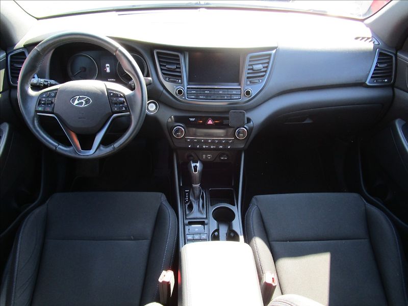 Hyundai Tucson 2.0CRDi 4WD, automat - fotka 8 z 47