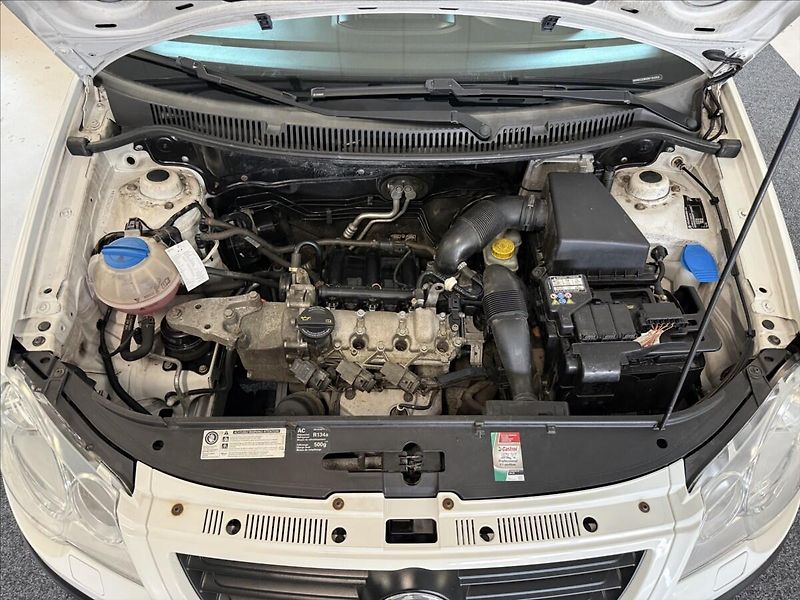 Volkswagen Polo 1,2 i klima,2x kola,nová STK - fotka 20 z 24