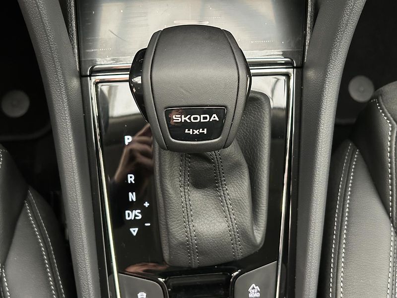 Škoda Karoq 2.0 TDI 4x4 Top selection - fotka 19 z 29