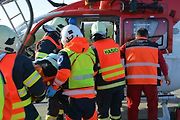 Cvičení, které mělo prověřit všechny složky Integrovaného záchranného systému při hromadné nehodě, se konalo ve středu dopoledne na nově postavené D1 u Přerova.