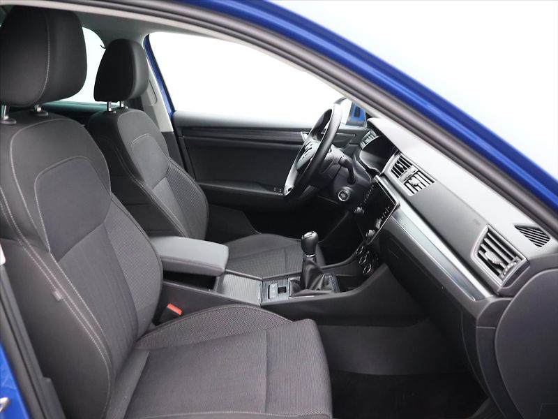 Škoda Superb 2,0 TDI Virtual Matrix Webasto - fotka 12 z 33
