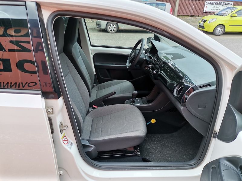 Volkswagen up! (2014) 1.0MPi 44kw Automat PDC ČR - fotka 13 z 27