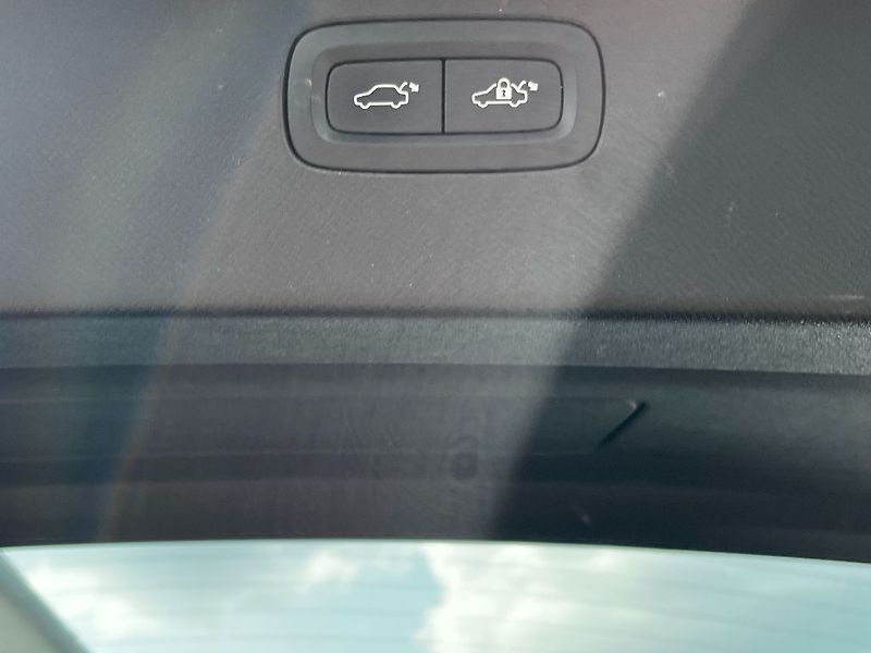 Volvo XC90 Ultimate T8 AWD 335kW - fotka 19 z 26