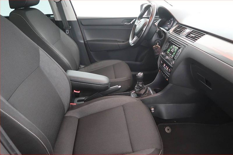 Škoda Rapid (2014) Spaceback 1.2 TSI, Navi - fotka 9 z 17