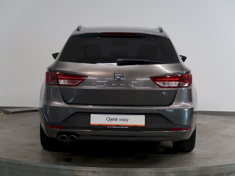Seat Leon (2015) ST 2.0TDI 135KW FR NAVI PANORA - fotka 9 z 37