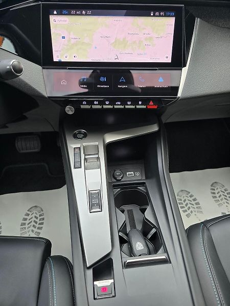 Peugeot 408 ALLURE 96kW KAMERA NAVI ČR-DPH - fotka 13 z 49