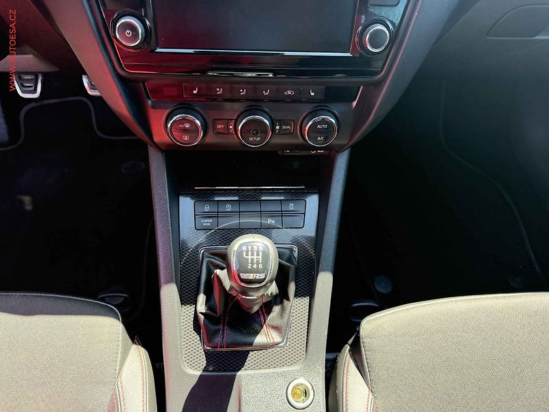 Škoda Octavia (2015) 2.0TSi, RS - fotka 16 z 19