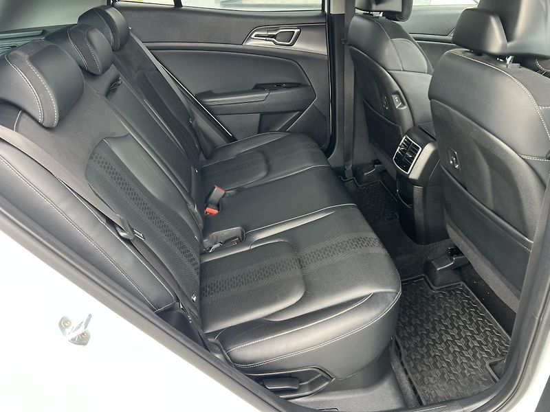 Kia Sportage (2023) 1.6T-GDI 169kW 4x4 AT TOP - fotka 10 z 28