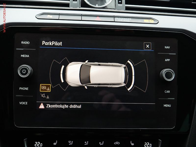 Volkswagen Passat (2018) 2.0TDi R-Line, 2.maj - fotka 13 z 20
