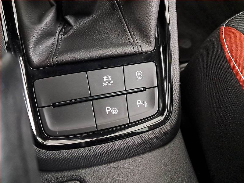 Škoda Kamiq (2023) Monte Carlo 1.5 TSI - fotka 17 z 21