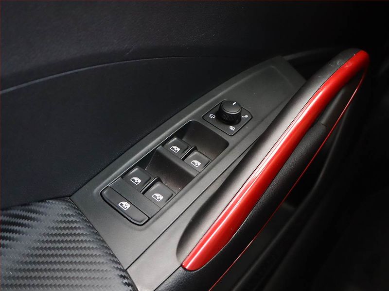 Škoda Fabia (2023) Monte Carlo 1.0 TSI - fotka 18 z 19