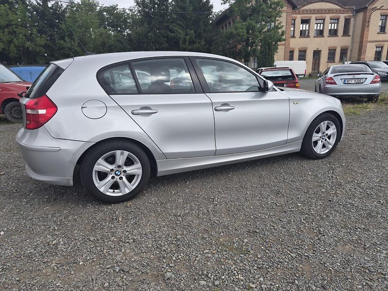 BMW Řada 1 116i, 90 kW, ALU - fotka 16 z 35