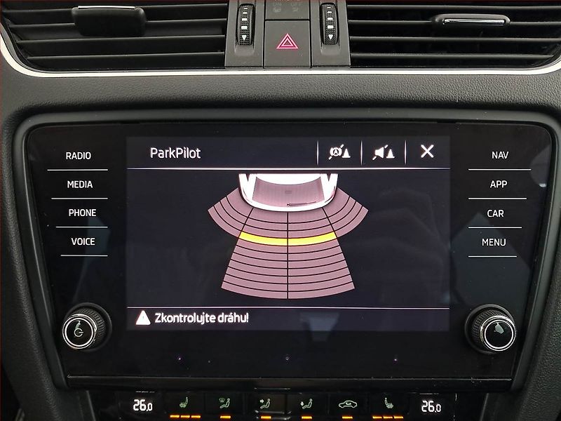 Škoda Octavia (2019) Style 1.6 TDI, Automat, Kůže - fotka 19 z 21