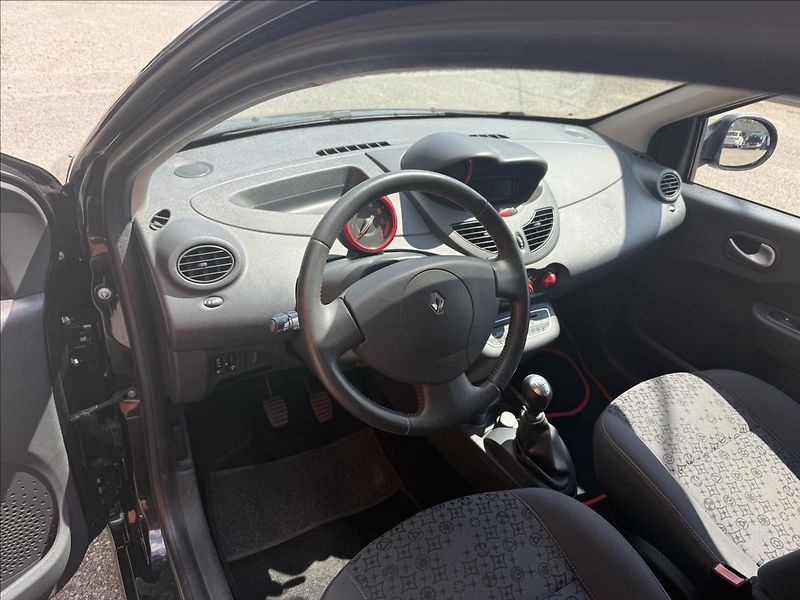 Renault Twingo 1,2 i - fotka 9 z 24