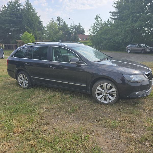 Škoda Superb (2014) - fotka 2 z 10