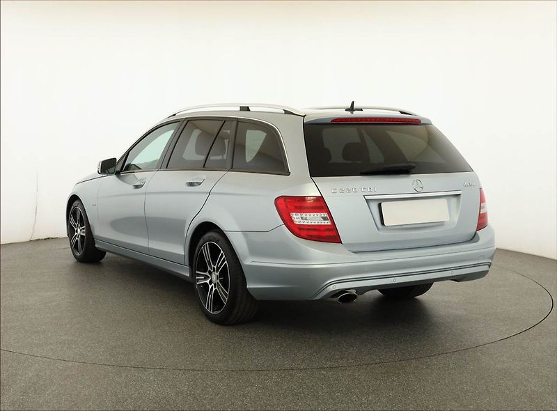 Mercedes-Benz Třídy C (2013) C 220 CDI, 4X4, Automat, Kůže - fotka 4 z 17