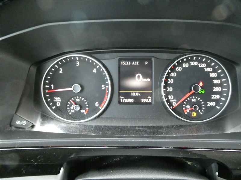 Volkswagen Multivan 2,0 TDi 150kW DSG GenerationSi - fotka 33 z 57