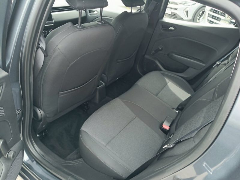 Renault Clio (2022) TCe 100 Zen - fotka 18 z 19