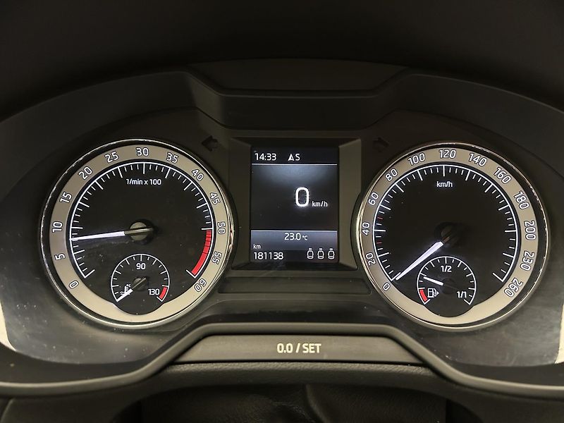 Škoda Octavia 2.0 TDI Style Plus - fotka 10 z 26
