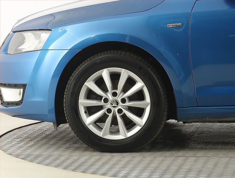 Škoda Octavia (2017) Ambition 1.6 TDI, Tempomat - fotka 14 z 20