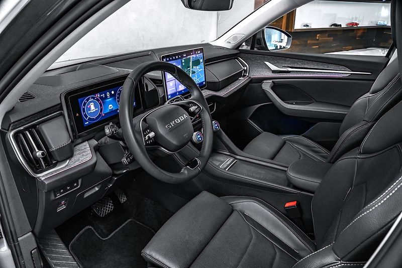Škoda Kodiaq 2,0TDI DSG 4x4 Excl Sel Masáže - fotka 12 z 23