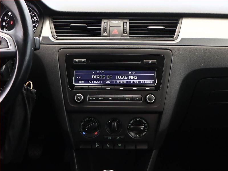 Škoda Rapid (2014) Spaceback 1.2 TSI - fotka 9 z 11