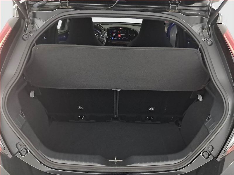 Toyota Aygo (2024) 1.0, Automat, ČR,1.maj - fotka 14 z 18