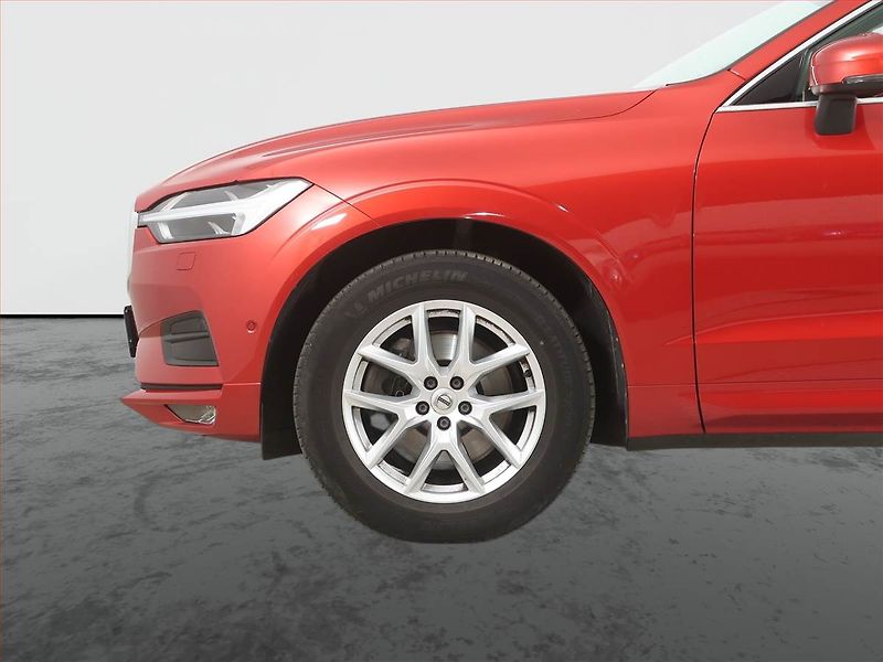 Volvo XC60 (2018) Momentum D4 AWD, 4x4, AUTOMAT - fotka 15 z 23