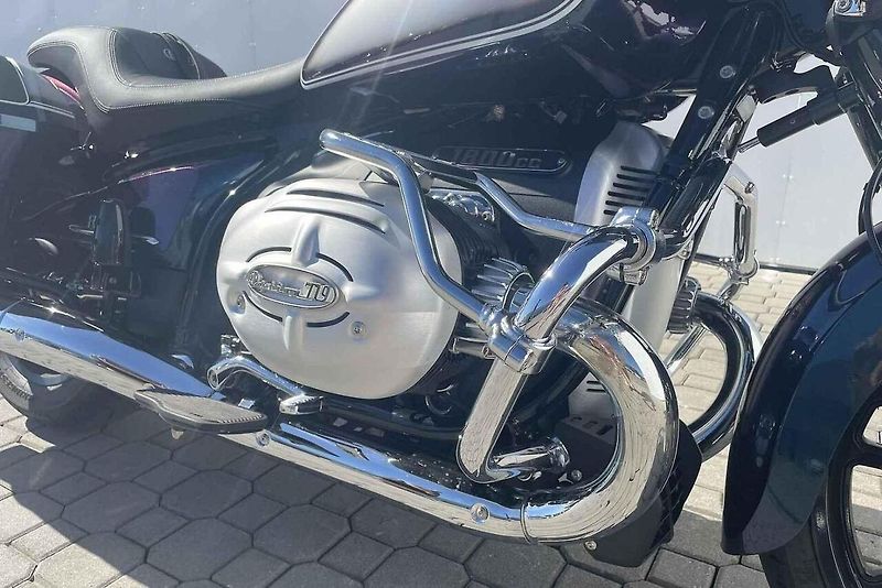 BMW R 18 B pohání mohutný dvouválcový boxer.