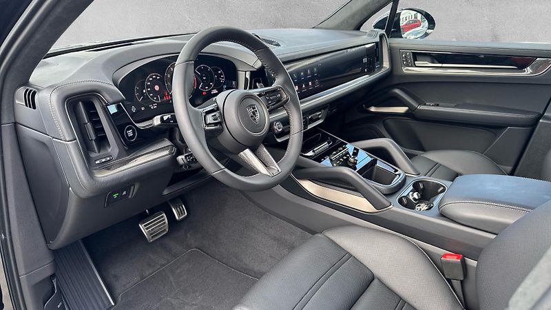 Porsche Cayenne Turbo E-Hybrid - fotka 15 z 25
