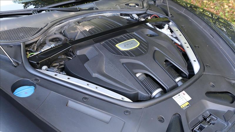 Porsche Panamera 2,9 343KW, DPH, ČR,4 E-HYBRID - fotka 77 z 77