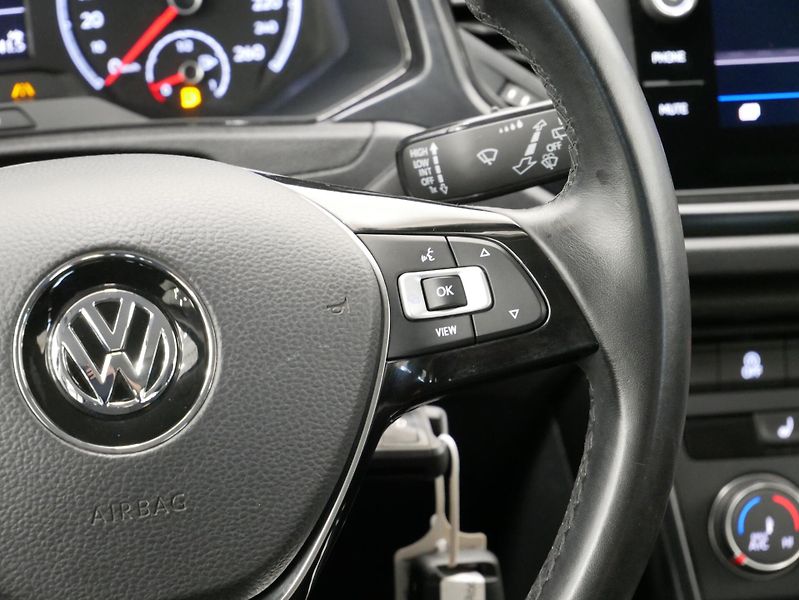 Volkswagen T-Roc - fotka 15 z 24