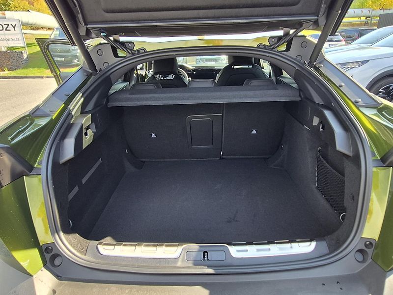 Peugeot 408 (2026) GT Hybrid 145 e-DCS6  - fotka 10 z 24